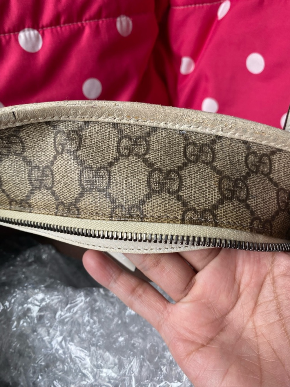 Gucci Beige GG Supreme Canvas Tote with Cream Leather Trim - Picture 17 of 17